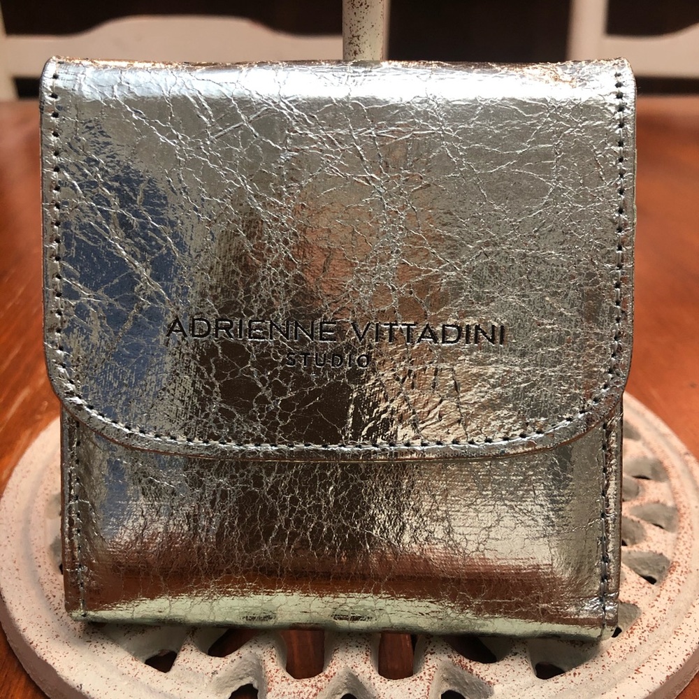 Adrienne Vittadini wallet